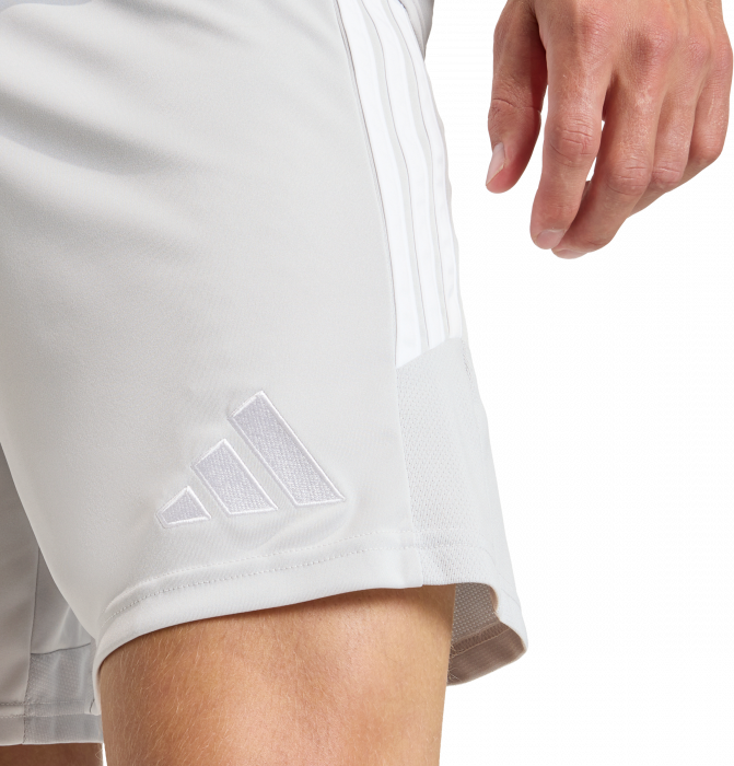 Adidas - Tiro 26 League Shorts - T Light Grey & white